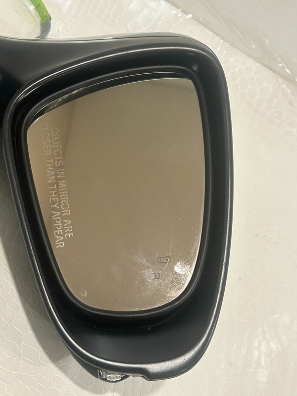 OEM 13-18 LEXUSIS250 IS300 IS350 MIRROR ASSEMBLYRIGHT SIDE E13 027486