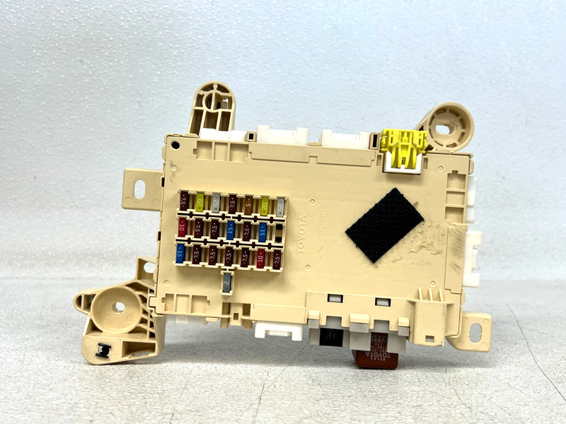 ⭐2004-2006 LEXUS LS430 FRONT RIGHT PASS SIDE FUSE RELAY JUNCTION BOX OEM LOT2604