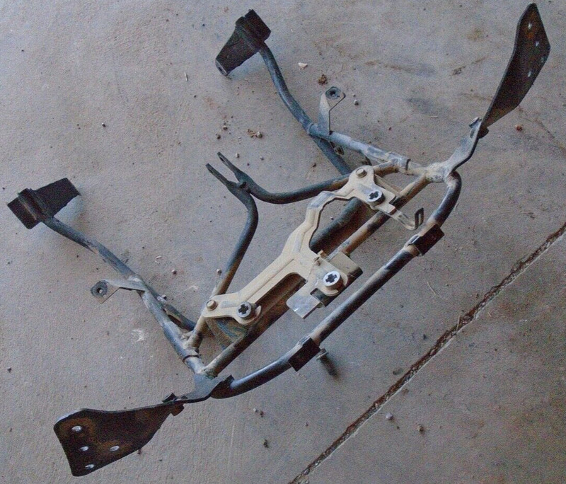 2001 Kawasaki ZG1000 ZG 1000 Concours Front Fairing Support Mount Stay Bracket