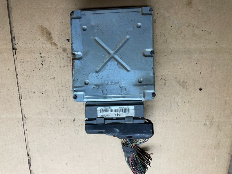 2000 Ford Econoline E-SeriesEngine Control Module 1C2F-12A650-RC N4824 DG