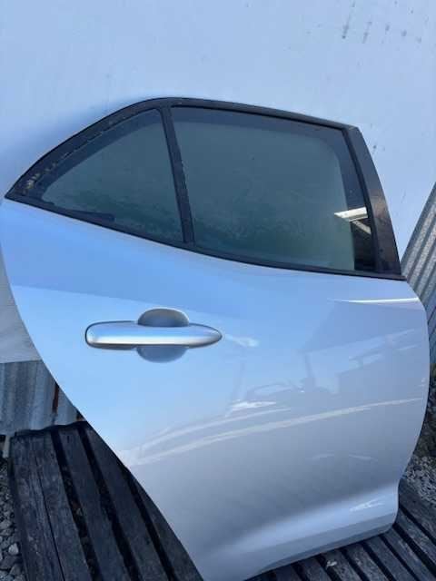 19 20 21 22 23 24 TOYOTA COROLLA HATCHBACK RIGHT REAR DOOR BS-439
