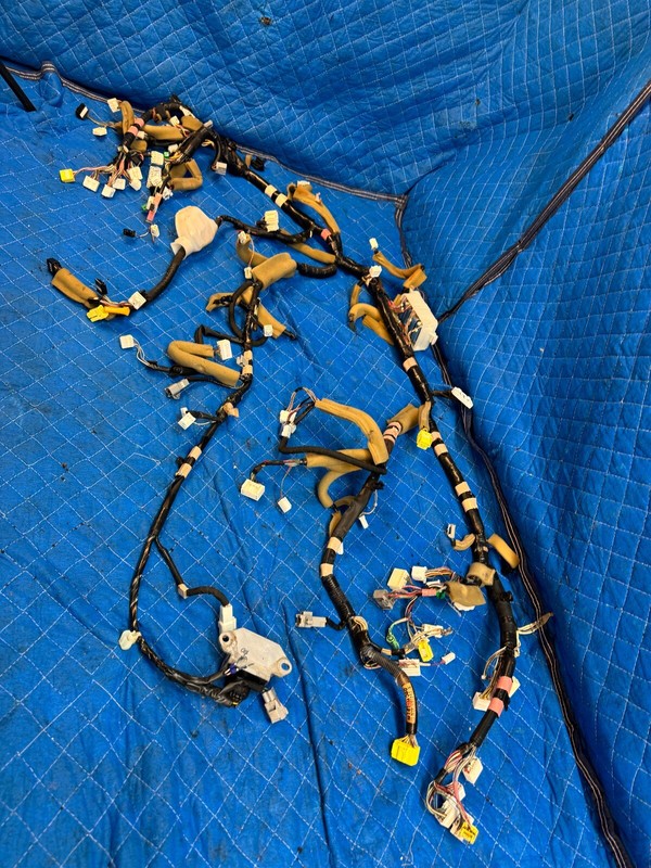 Lexus LS430 01-03 Under Dashboard Instrument Panel Wiring Harness w/o Navig OEM