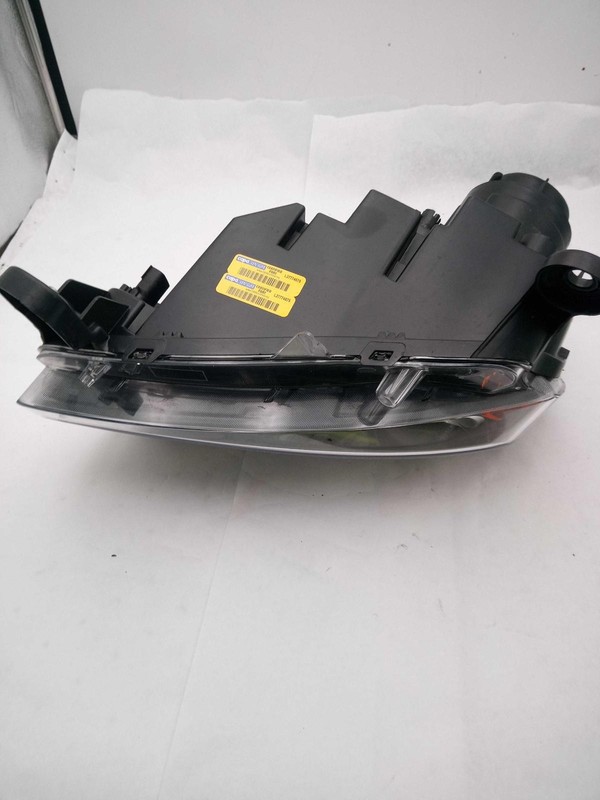 2015 Jeep Grand Cherokee Right Headlight Assembly Grey Aftermarket 151458