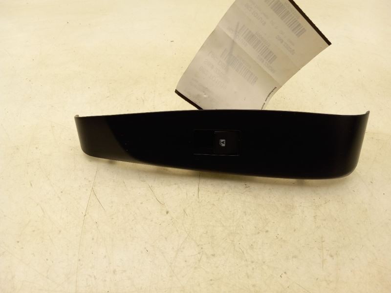 2019 TOYOTA CAMRY SE PASSENGER SIDE REAR DOOR WINDOW SWITCH