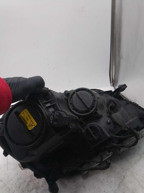 Used Left Headlight Assembly fits: 2007 Mercedes-benz Mercedes gl-class 164 Type