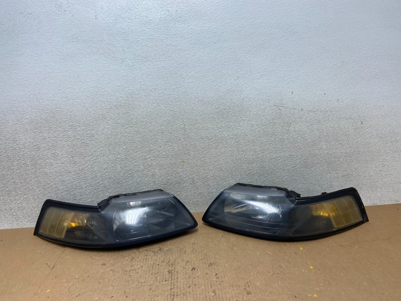 1999 to 2004 Ford Mustang Left+Right Set Side Black Headlights Z8043 DW