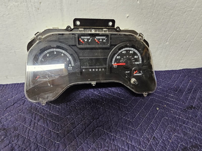 2011-2013 Ford E150 E250 Speedometer Instrument Cluster OEM