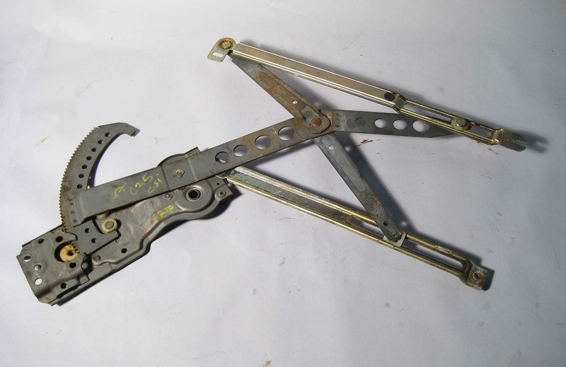 BMW E24 6-Series Right Front Passenger Window Regulator Lifter 1978-1989 OEM