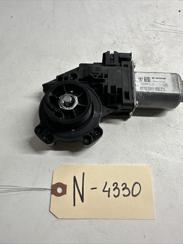 2017-20 TESLA MODEL 3 M3 FRONT DRIVER SIDE DOOR WINDOW REGULATOR MOTOR 4330 B25