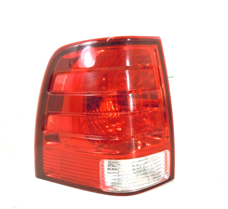 2003-2006 Ford Expedition Tail Light Lamp Driver Left OEM