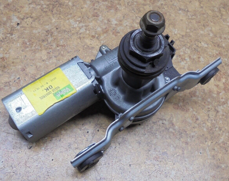 2003 Jeep Liberty Sport 3.7 L Right Rear Back Door Window Wiper Lift Gate Motor