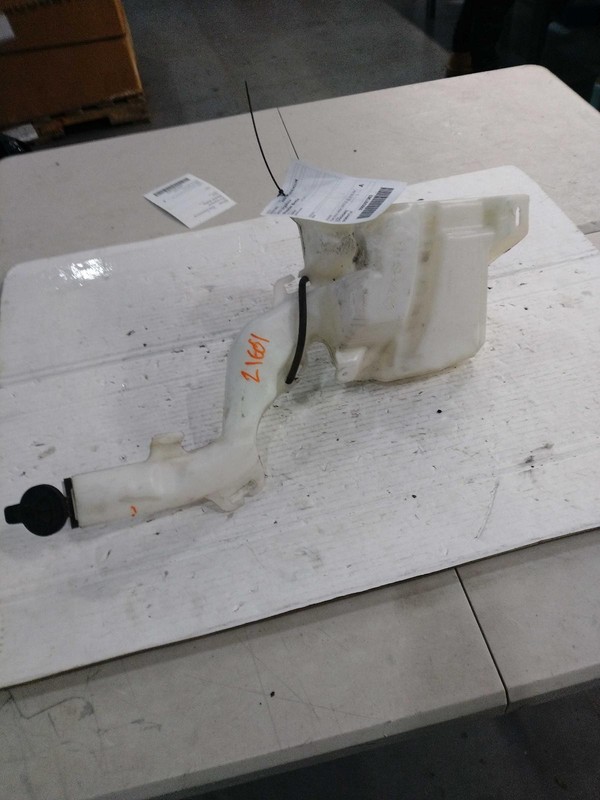 2017 Chevrolet Equinox Washer Fluid Reservoir OEM White 3.60L 85K Miles