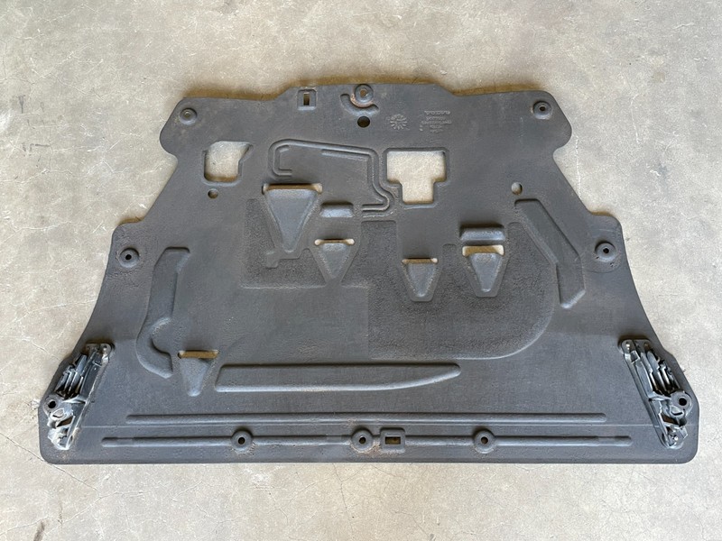 2018-2022 Volvo XC60 Front Lower Engine Cover Splash Shield Guard 1603 OEM