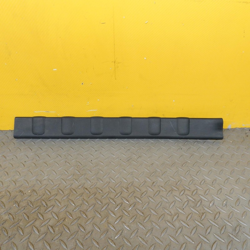 2022-2024 NISSAN FRONTIER RIGHT SIDE SILL SCUFF PLATE TRIM COVER OEM 769B4-9BU0A