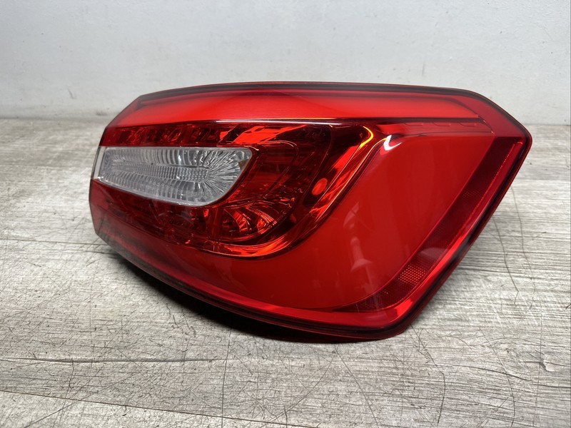 2014 2015 2016 KIA CADENZA RIGHT SIDE TAIL LIGHT WITH LED RR OEM RH Sedan