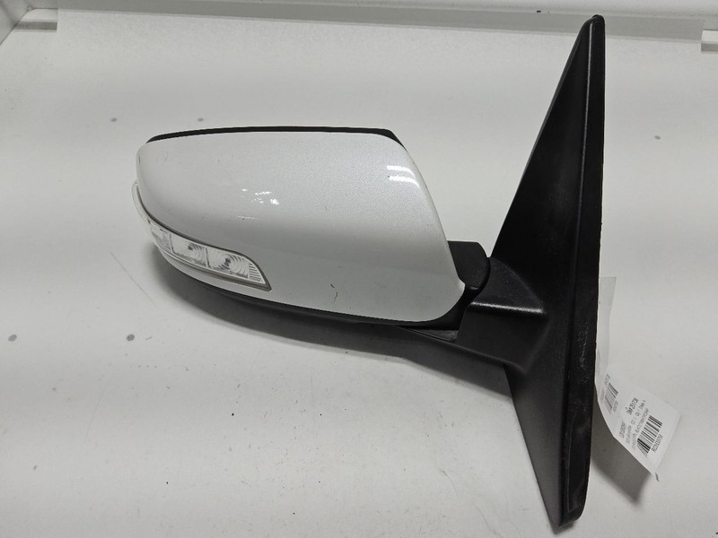 2011-2015 Kia Sorento Passenger Side View Mirror Power Turn Signal