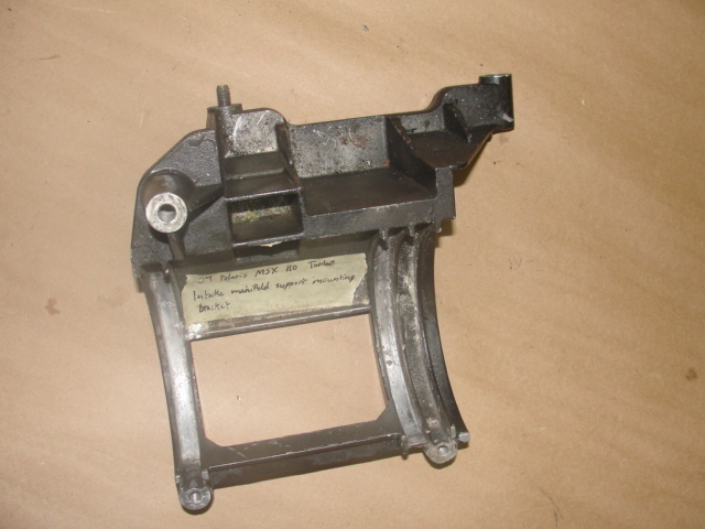 04 POLARIS MSX 110 TURBO INTAKE MANIFOLD SUPPORT MOUNTING BRACKET