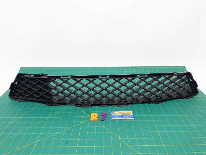 15-16 Nissan Versa Note SR FRONT LOWER BUMPER GRILLE OEM