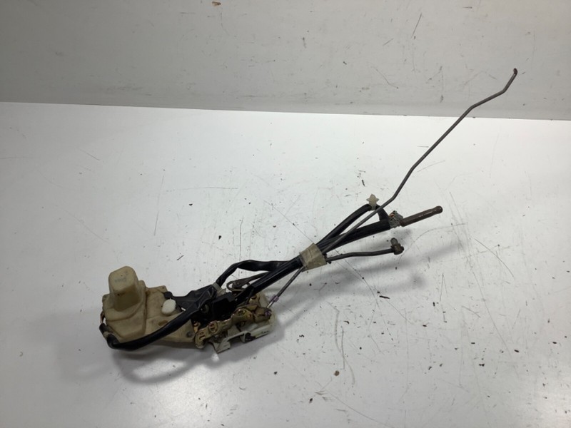 96-01 Honda Accord 4DR SE Right Front Door Latch OEM