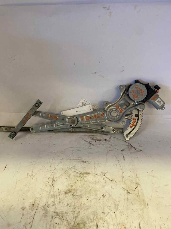 Front Door Regulator NISSAN VERSA Right 12 13 14 15 16 17 18 19
