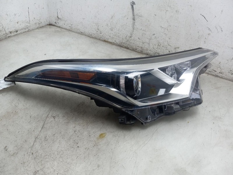 18 19 TOYOTA C-HR XLE PASSENGER RIGHT HEADLIGHT HALOGEN TURKEY BUILT