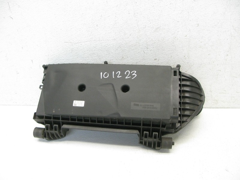 12-14 MERCEDES W204 C300 C350 3.5L ENGINE AIR INTAKE CLEANER FILTER OEM 101223