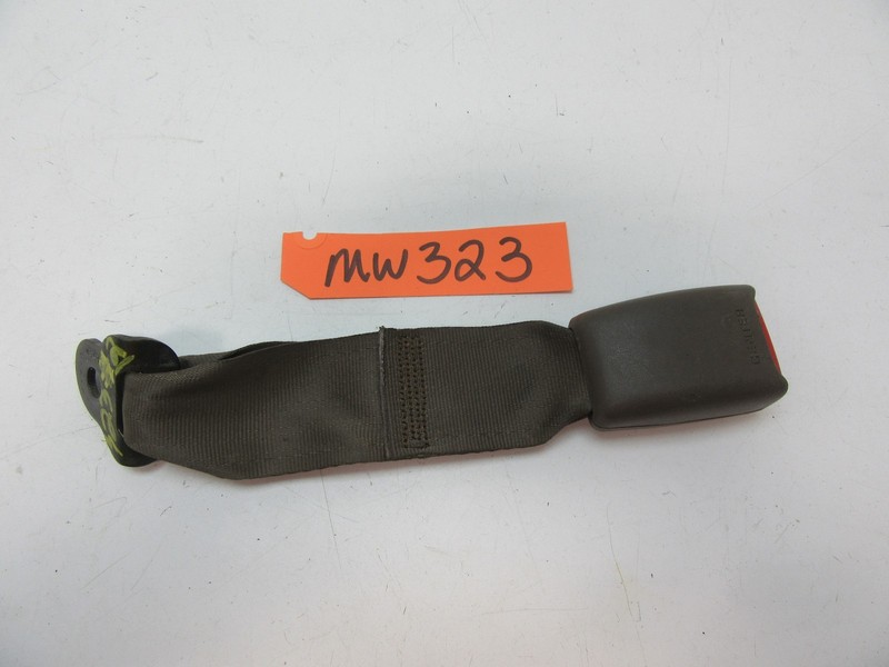 SEATBELT SEAT BELT LATCH BUCKLE BACK REAR MIDDLE CENTER CAR for LEXUS ES300
