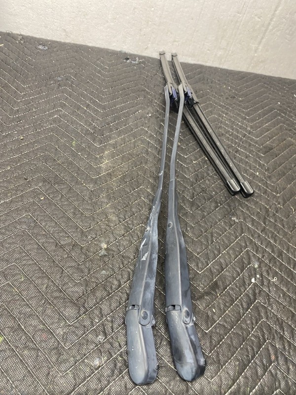2014 E-250 VAN WINDSHIELD WIPER ARMS LEFT RIGHT PAIR