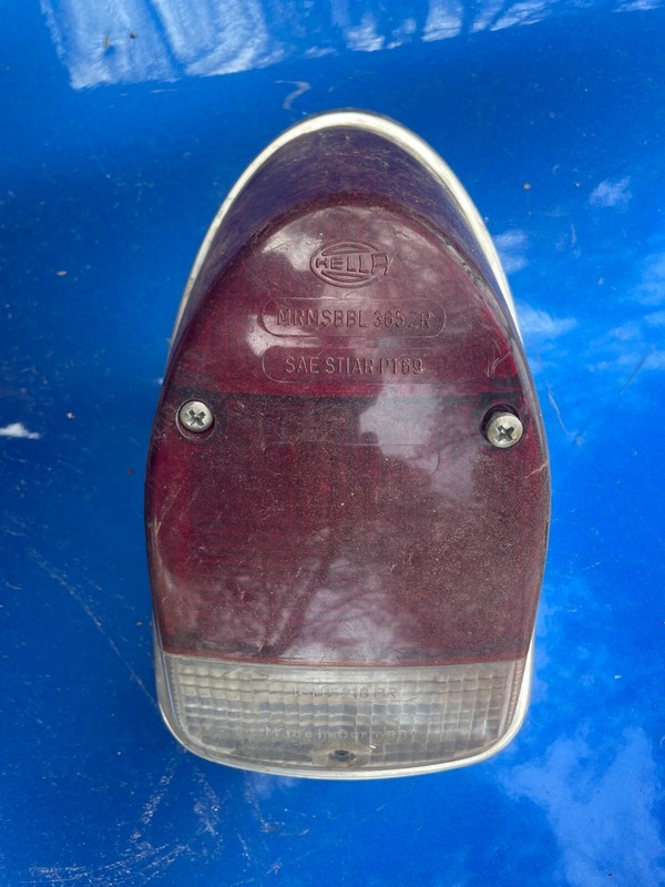 70-72 VOLKSWAGEN BEETLE REAR OEM TAILLIGHT TAIL LIGHT ASSEMBLY - FITS LH & RH