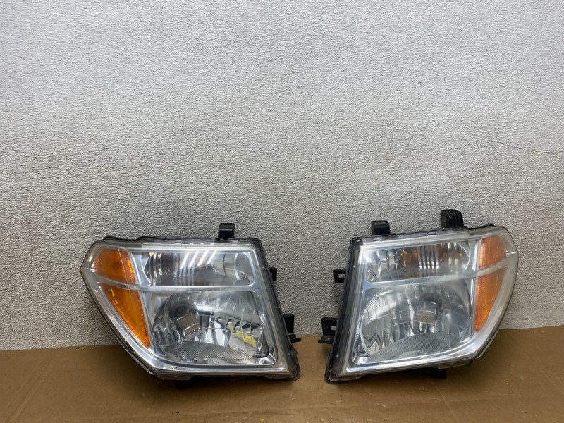 2005 2006 2007 Nissan Pathfinder Halogen Headlights Left+Right Oem V4922 DW
