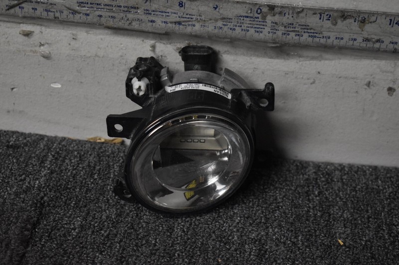 2014-2017 INFINITI QX80 FOG LIGHT RIGHT SIDE FACTORY OEM