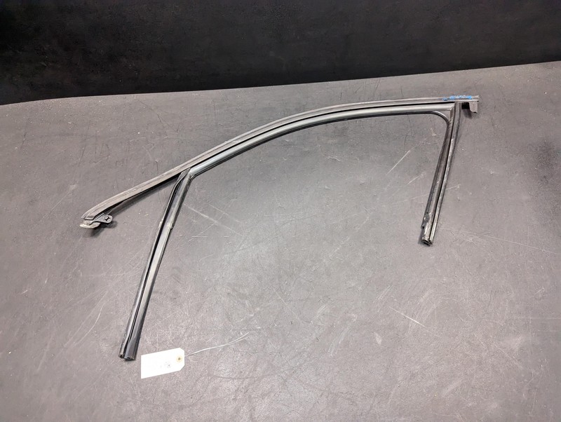 Front Left Door Window Glass Run Channel 2018 Audi Q3 8U0837439A 2015 2016 2017