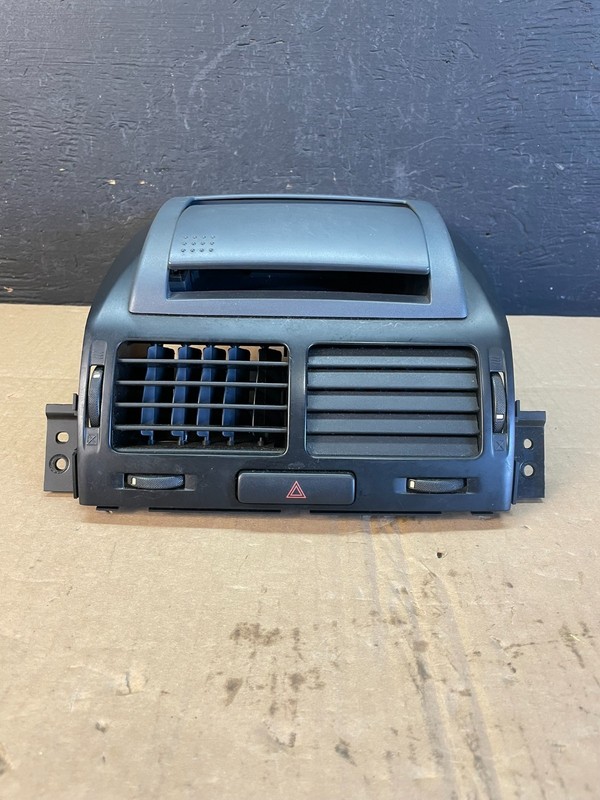 2007 to 2013 Suzuki Grand Vitara Center Console Air Vent Oem ac5471DG