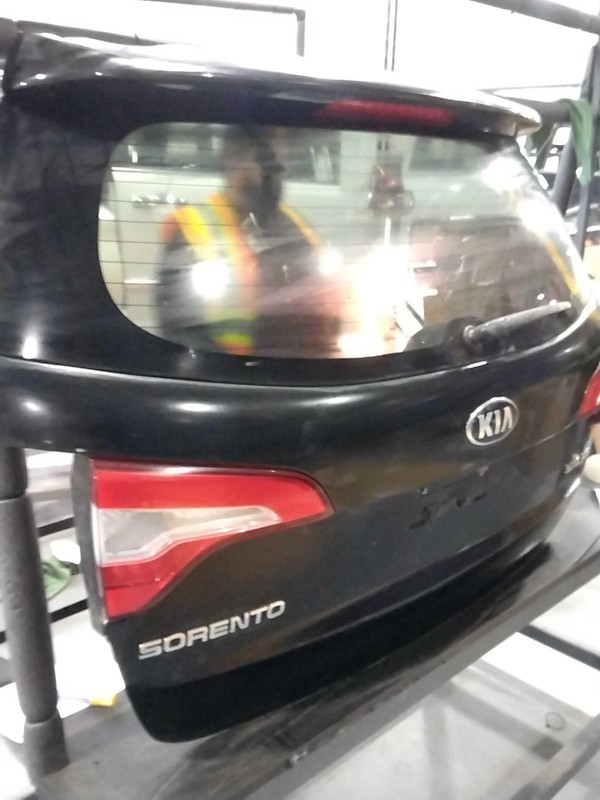 Used Deck Lid fits: 2015 Kia Sorento w/spoiler w/LED lamps Grade A