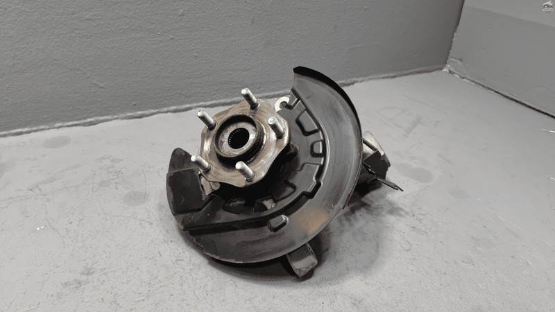 2021-2025 Nissan Rogue AWD Front Left Driver Side Spindle Knuckle Wheel Hub OEM