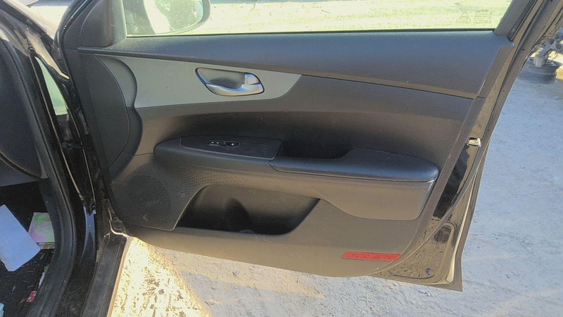 Front Door Trim Panel KIA FORTE Right 21 22 23 24 20 19