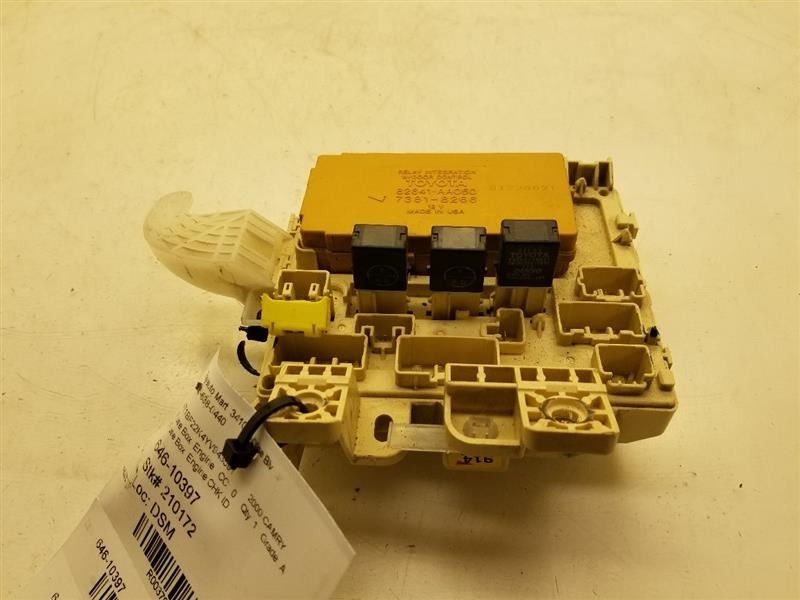 99 00 01 02 03 TOYOTA SOLARA MAIN ENGINE ROOM FUSE BOX8272006020
