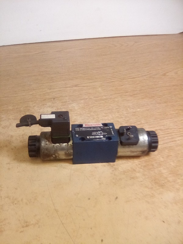 Rexroth R978017763 Hydraulic Control Valve
