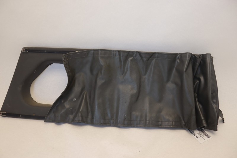 2013-2018 MACK CXU613 RIGHT SLEEPER WINDOW TRIM COVER PANEL W/ CURTAIN SHADE OEM