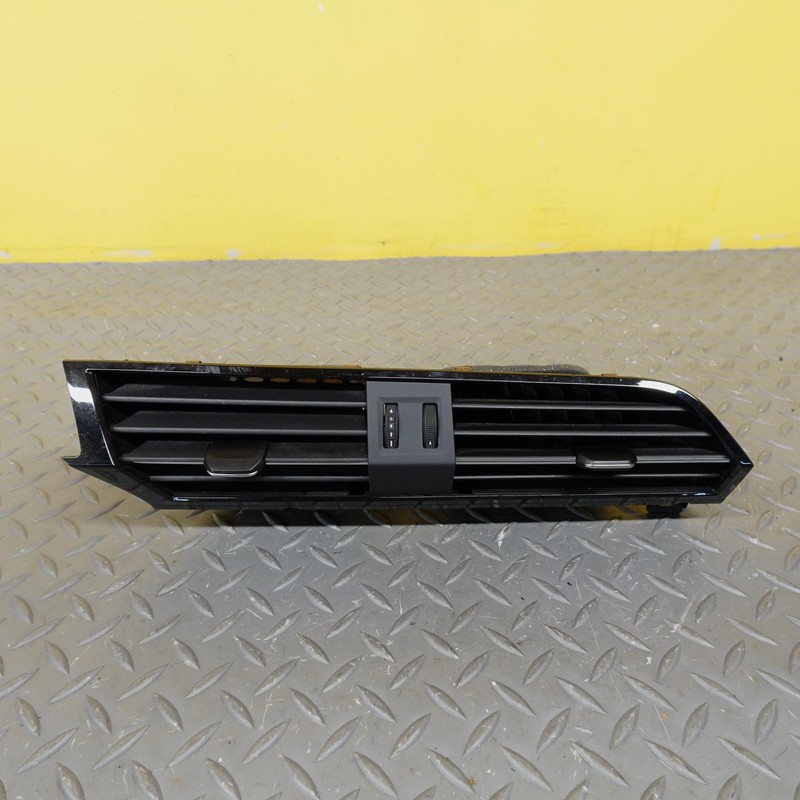 2019-2025 AUDI Q3 S-LINE FRONT DASH CENTER AIR VENT TRIM PANEL GRILLE 83B820903