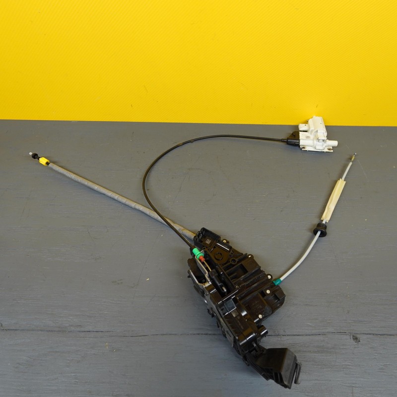 2013-2017 MERCEDES S550 W222 REAR LEFT DOOR LOCK LATCH ACTUATOR KEYLESS OEM