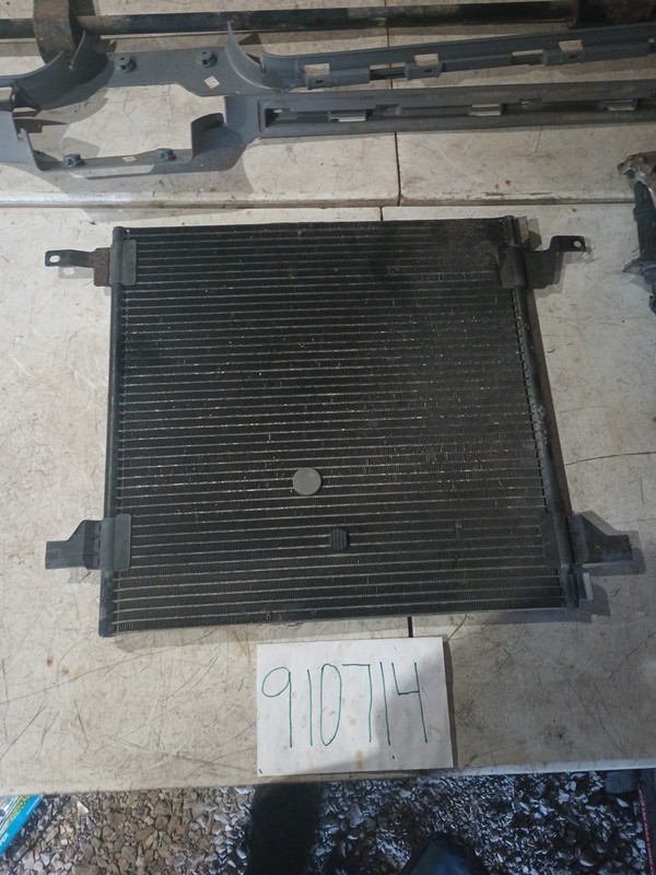 98-05 Mercedes W163 ML500 ML350 ML320 AC Air A/C Condenser Cooler 12153393521