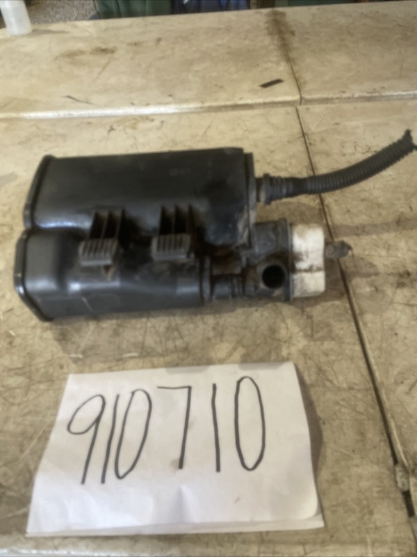 04-10 BMW E60 530i 525i 528xi Charcoal Filter Evaporator Canister 7162365 OEM
