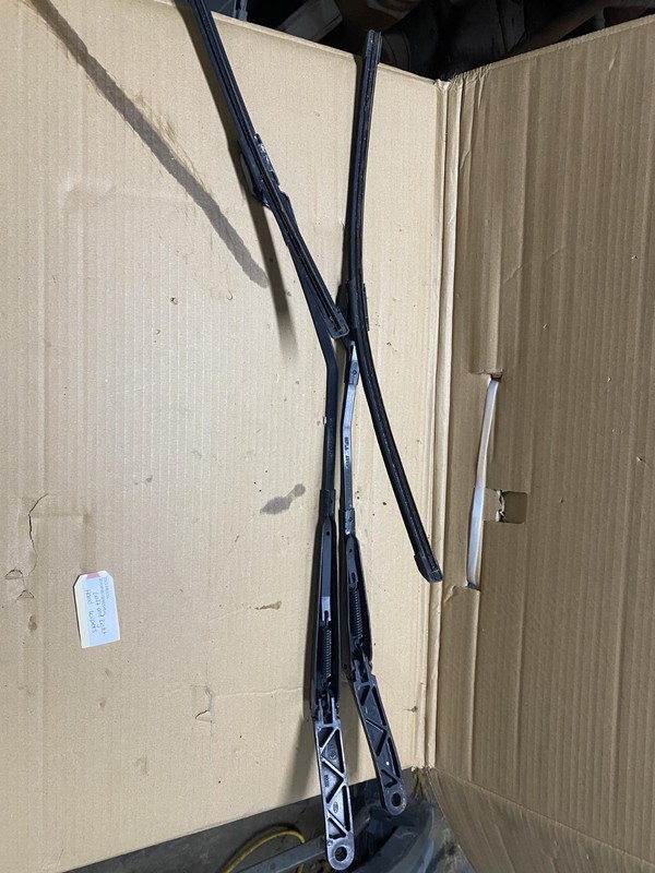 2011-2019 FORD FIESTA FRONT LEFT & RIGHT WINDSHIELD WIPER WASHER ARM SET OEM