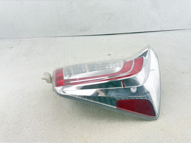 2012-2015 Toyota Prius Halogen Right Side Tail Light Assembly OEM 81551-47190