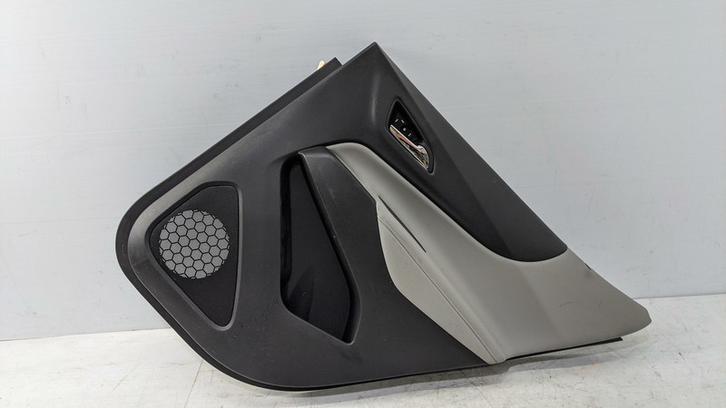 Right Rear Door Trim Panel Leather Ash Gray 84411376 2020 Chevrolet Equinox