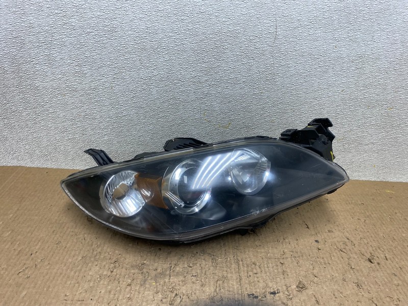 2004 to 2009 Mazda 3 Sedan Right Passenger Rh Side Headlight W7921 DW