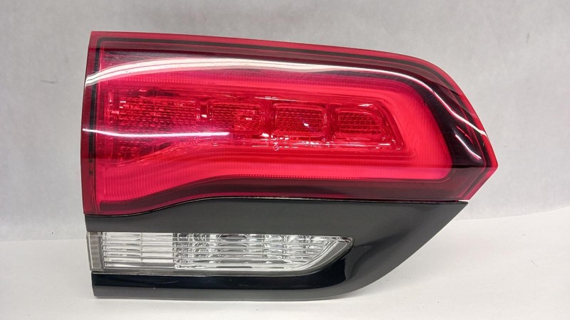 14-'22 JEEP GRAND CHEROKEE Left driver inner Taillight OEM Grade A!