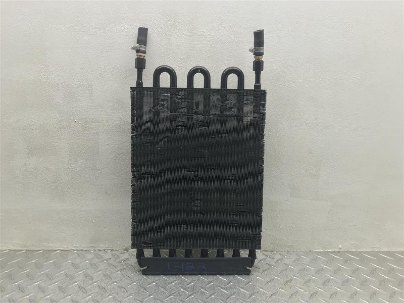 1996-1999 CHEVROLET SUBURBAN 1500 AT OIL COOLER OEM 52497753