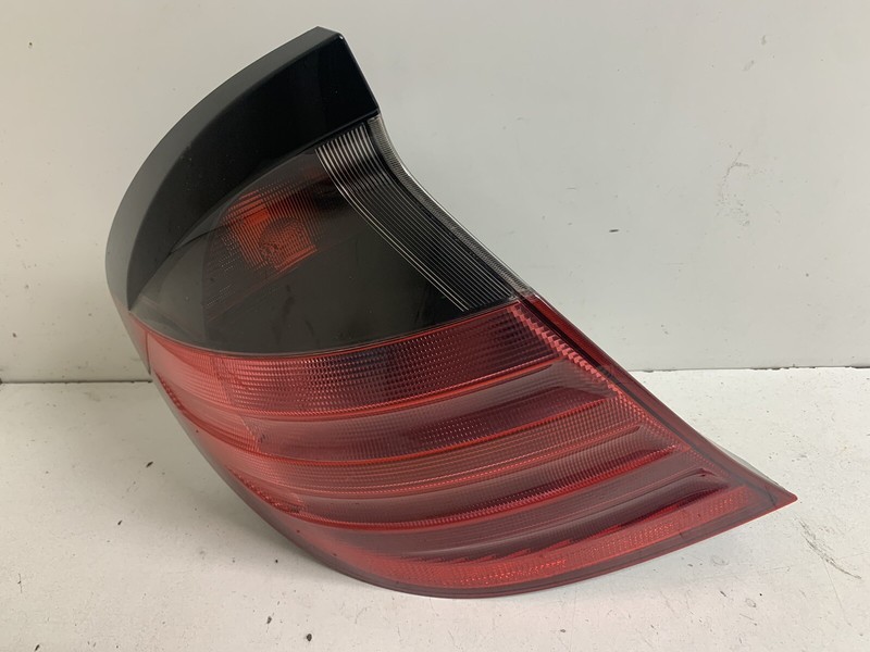 2003-2004 Mercedes C230 Coupe Left Driver Tail Light Lamp Taillight Taillamp oem